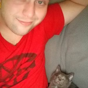 Meet your Posher, Levi